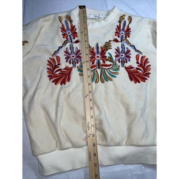 Vintage Cream Grandma Crewneck Embroidered Velvet‎ Sweater By Twins - Picture 4 of 9